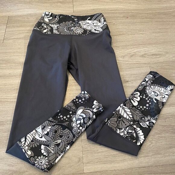 Pineapple Clothing grey patterned comfortable spandex leggings - Picture 1 of 6